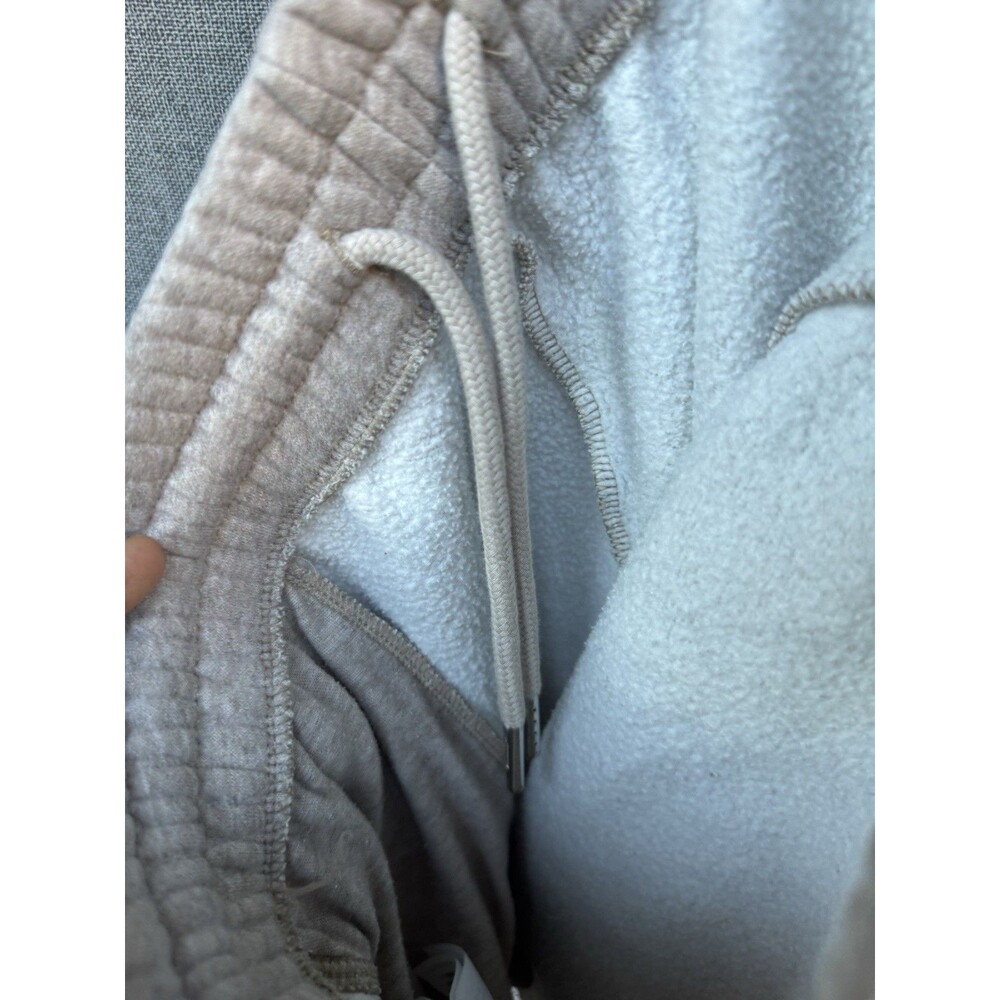 Abercrombie‎ & Fitch Women’s Large Beige Sweatshorts - Picture 7 of 8